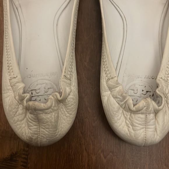 Tory Burch White Leather Flats - Picture 4 of 4